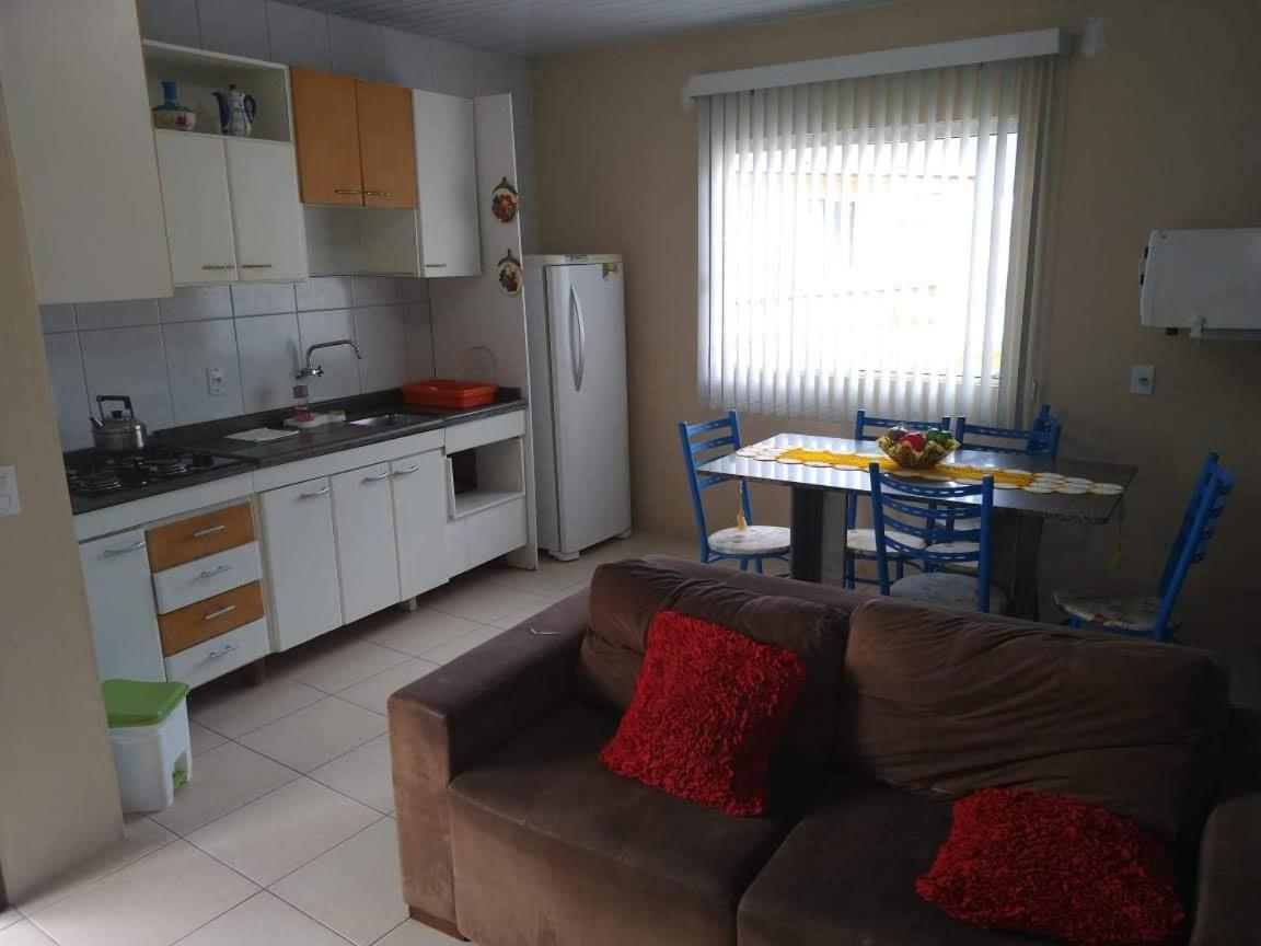 AP da Meri, na praia da Barra Da lagoa Florianopolis Bagian luar foto